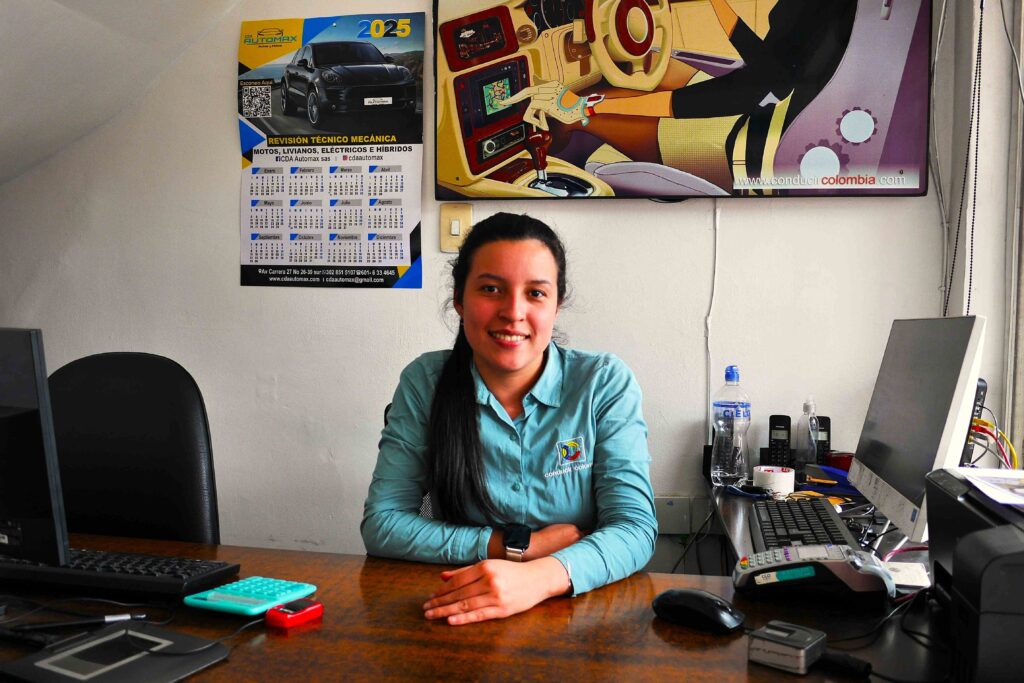 Paula Moreno at Conducir Colombia in Teuesauquillo, Bogotá. Photo credit: Steve Hide