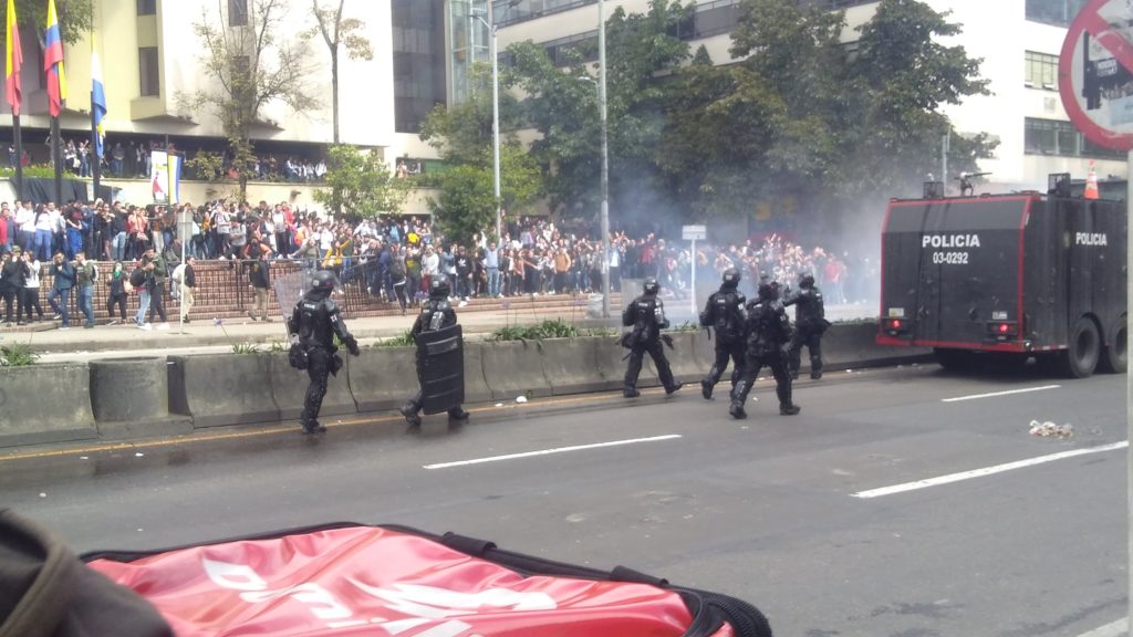Protests: ESMAD police arrive at Javeriana university.