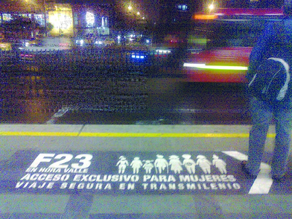 Transmilenio Bogota, Female only Transmilenio