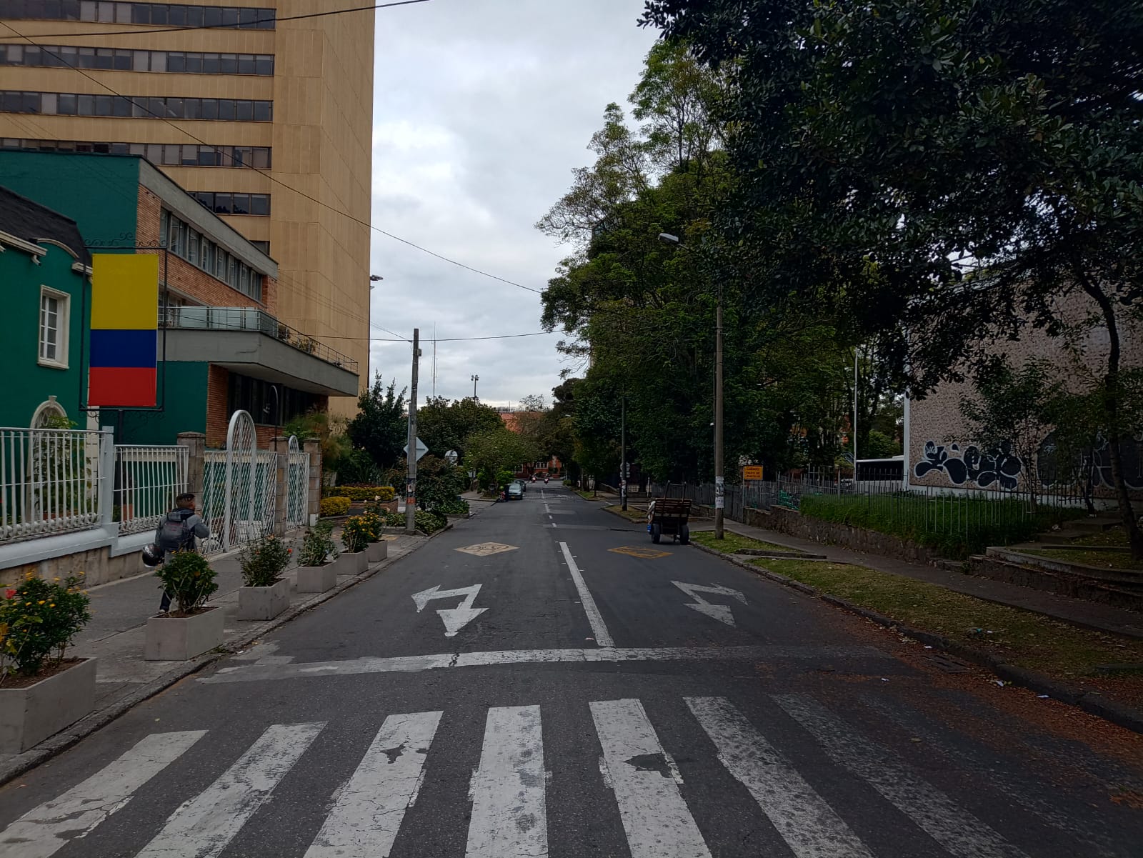 An empty Bogotá street as a result of the truckers' strike 2024
